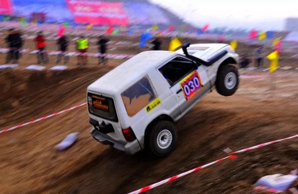 The first car cross-country challenge competition will start in Zhangjiajie