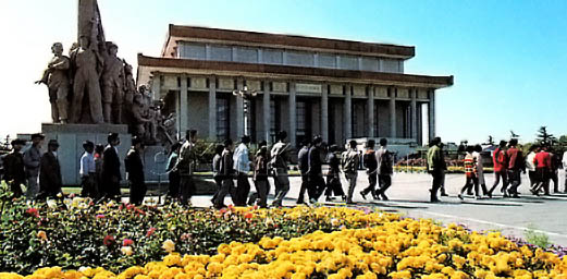 99 Hunanese to Mourn over Chairman Mao in Beijing on Qing Ming Festival