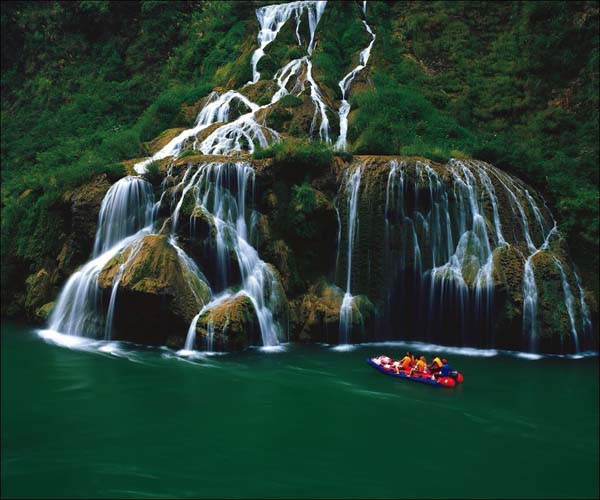 Zhangjiajie Maoyan River summer rafting