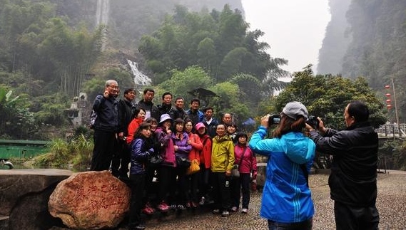 Wulingyuan Baofeng winter tourism&quot;Korean&quot; is still flourishing