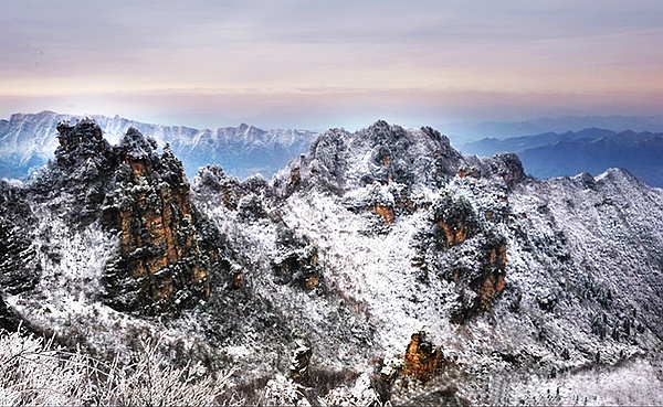 Zhangjiajie's first snow in this winter