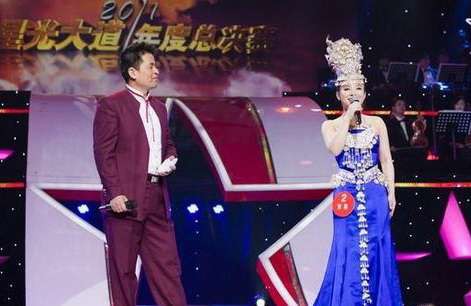 Zhangjiajie Blind Girl Won 2011 Championship of 《Avenue of Stars》