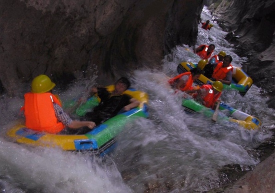 Zhangjiajie Guigu Gorge Hole Rafting