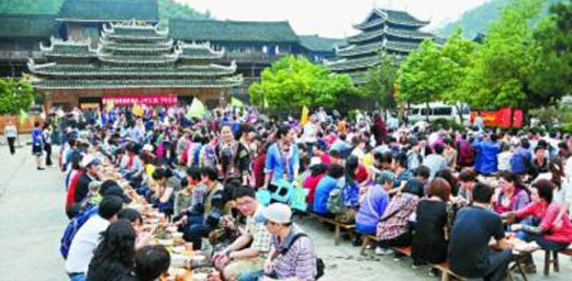 Visitors from all over the Country Gather at Dong Nationality Cultural Village