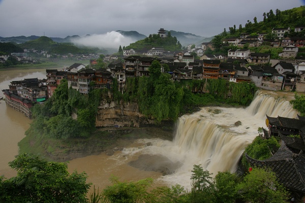 Furong Town scenery photo: Waterfalls and Ancient town
