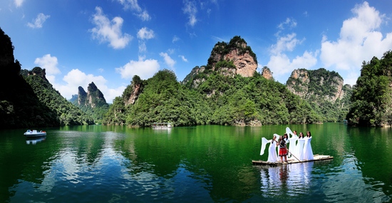 10 Days tour for Zhangjiajie-Fenghuang-Xijiang-Rongjiang-Zhaoxing-Sanjiang-Guilin