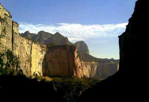 Changde Baaroque Rock Ditch