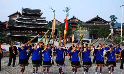 Dong Minority Celebrates the Mid-Autumn Festival
