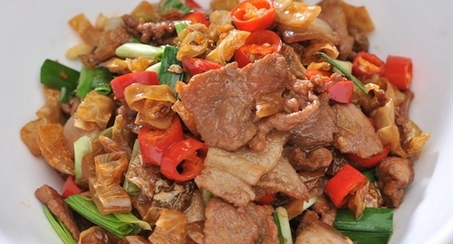 Fried pork with salted pepper