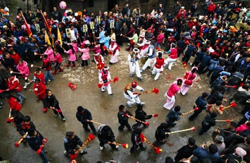 Sangzhi Bai Nationality’s Zhanggu Dancing