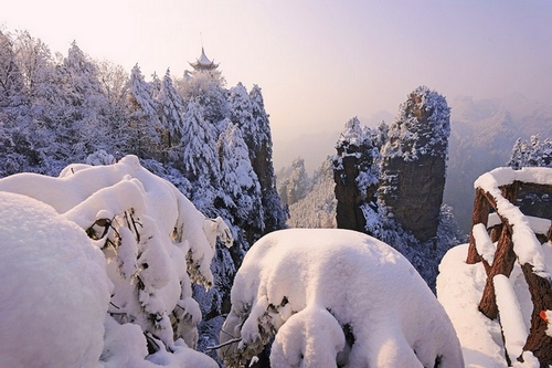What are main attractions for Zhangjiajie winter tour