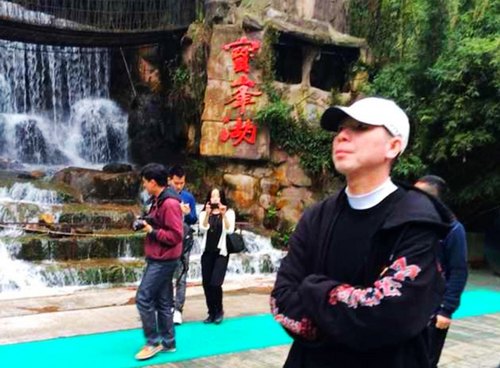 Feng Xiaogang May Become the Director of Tima Godsong in Zhangjiajie
