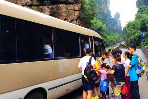 ZJJ Baofeng Lake Environmental Protection Car Runs