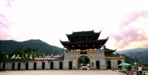 Yongzhou Golden Cave Drifting