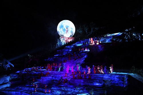ZJJ Tianmen Fox Spirit Live Theater won a lot of Visitors During National Day