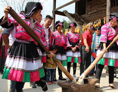 Chengbu Tingping Yao Minority Celebrates Wine-cake Festival