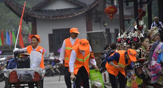 9,600 Volunteers Contribute to Better Service at Wulingyuan Scenic Area