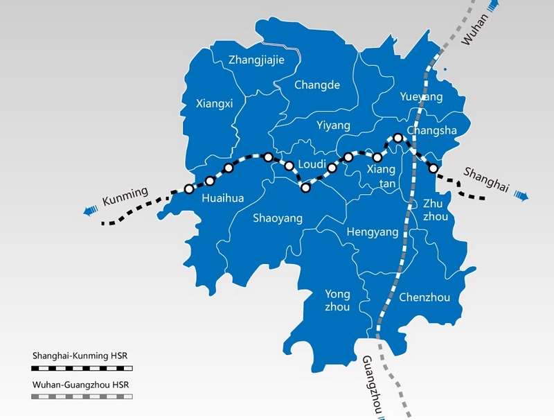 What type of public transportation is there between Zhangjiajie to Fenghuang?