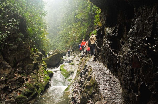 1 Day Join-In tour to Red Stone Forest-Zuolong Gorge-Furong Town