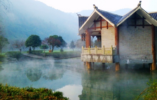 ZJJ Huanglong Hole Ecological Square has an Intoxicated Scenery