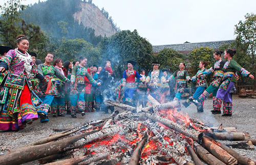 Miao People Hold New Year Celebrations in Huayuan