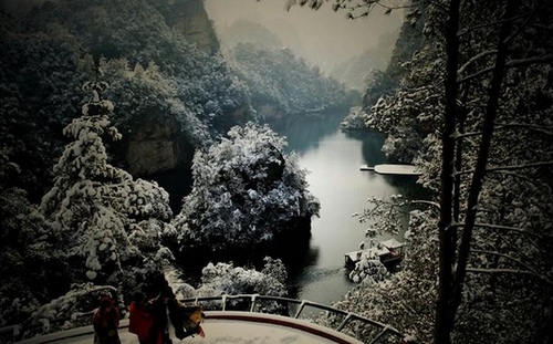 Snow Mountains in Zhangjiajie Baofeng Lake