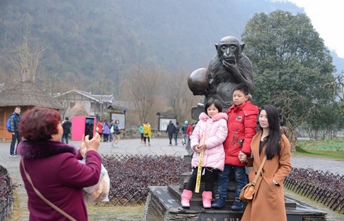 “ZJJ, Charming Xiangxi” launched Big Show during the day of Spring Festival