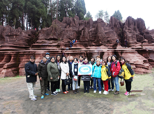 Traveling Salesmen Worldwide Visit Western Hunan