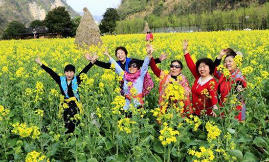 ZJJ Huanglong scenic area culture landscape attracted South Korean tourists