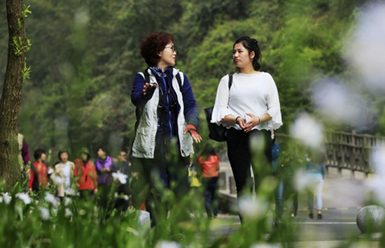 Zhangjiajie Wulingyuan core scenic hot tourism in Tomb-sweeping Day