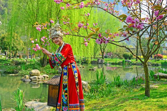 Miao Beauty in Zhangjiajie Huanglong cave ecological square
