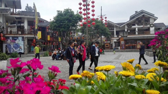 Zhangjiajie Wulingyuan Xibu street shows beautiful flowers
