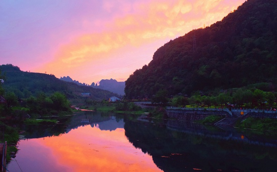 ZJJ Wulingyuan District shows strange sky landscape