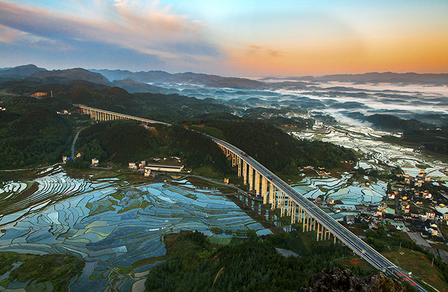 Stunning Scenery of Rice Terraces at Dawn in Western Hunan