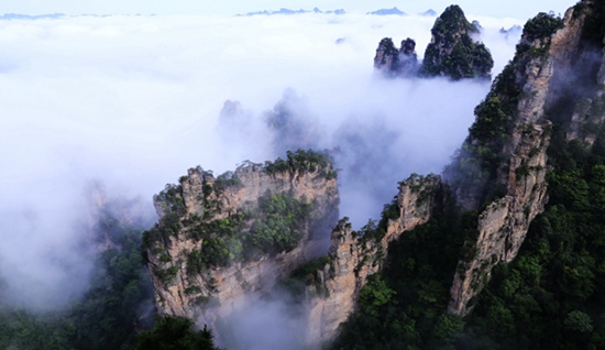 Charming Clouds Spectacle in ZJJ Yangjiajie Peak