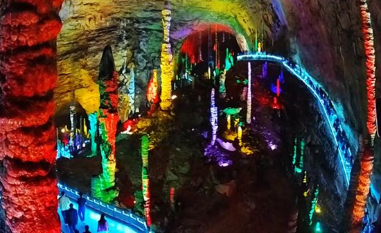 Zhangjiajie Huanglong Scenic Area opens WeChat Live