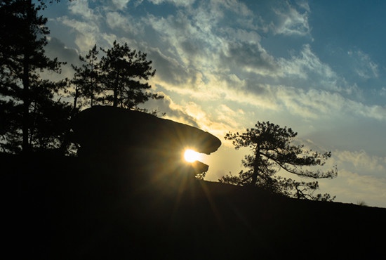 Zhangjiajie Huangshi village shows “Tortoise contains Sun” wonder