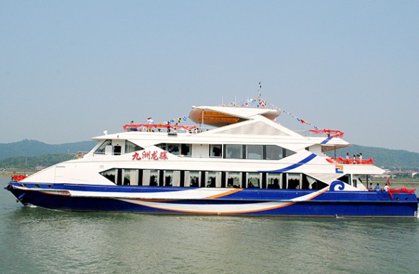 Hunan’s Largest Luxury Cruise Ship Starts Maiden Voyage