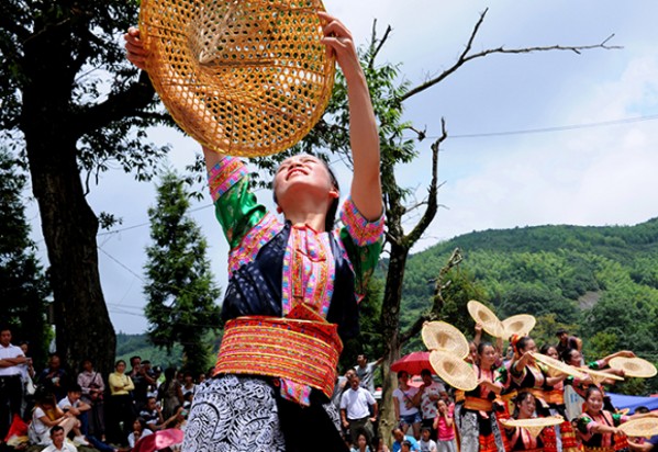 Huayao People Celebrate Traditional Festival