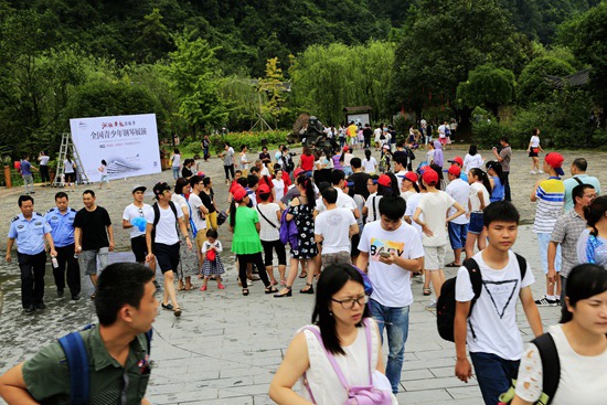 Zhangjiajie Huanglong scenic area is praised as summer paradise by tourists