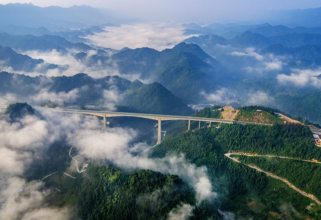 Longshan-Yongshun Expressway Opens to Traffic