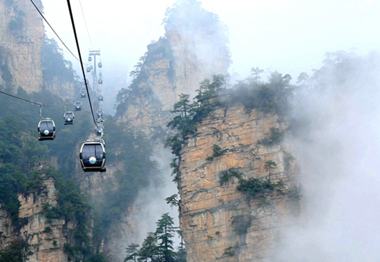 Zhangjiajie Tianzi mountain cableway recovers operation