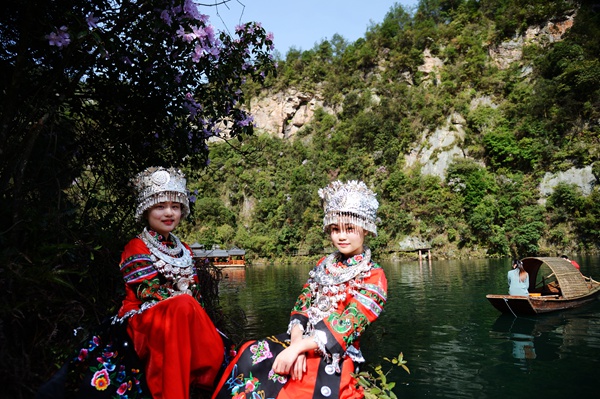 Zhangjiajie March Tour, A Poetry in Baofeng lake