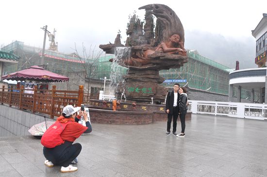 Magnificent “Moon Goddess” in Wulingyuan