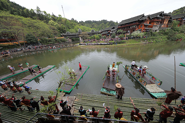 Singing Festival of Dong Ethnic Group Enchants Visitors