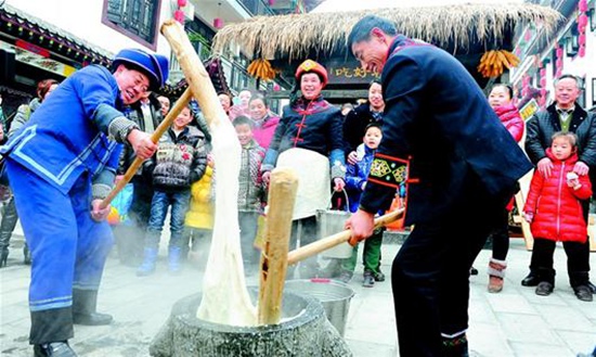 Tujia spending the New Year of three times