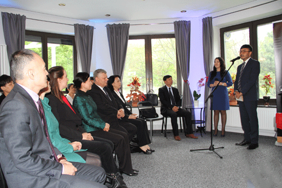 Hunan Delegates Visit Poland for Economic and Cultural Exchange