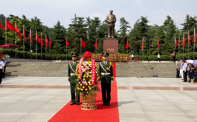 Mao Zedong's Bronze Statue Square