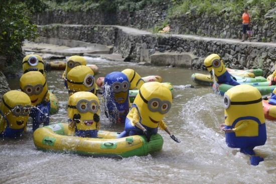 &quot;Minion Drifting&quot; in Lianyuan