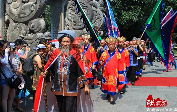 "June 6" festival, Thousands of Nuo face memorial ancestors